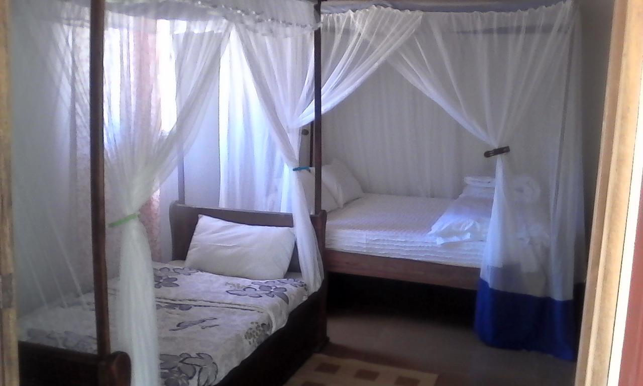 Hotel Chez Laurette Morombe Exterior foto