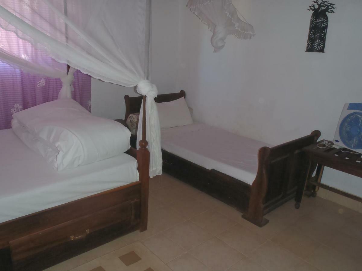 Hotel Chez Laurette Morombe Exterior foto