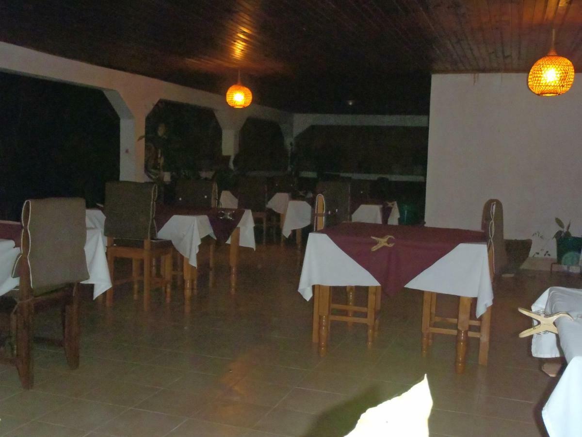 Hotel Chez Laurette Morombe Exterior foto